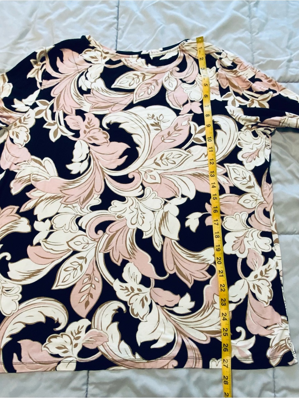 Chicos Touch Of Cool Swirl Layering Tee Black White Pink Gold Floral Size 3 (XL) - Picture 5 of 7